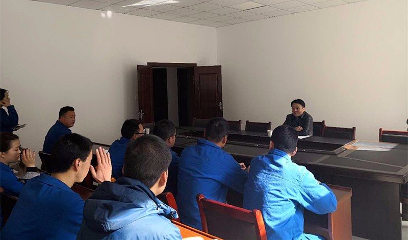 熊良虎在镇安污水处理厂宣讲十九大精神 熊良虎在镇安污水处理厂宣讲十九大精神