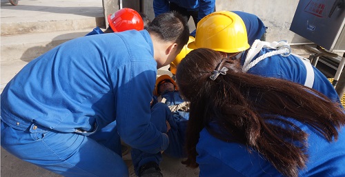 水环境公司大荔分公司开展有限空间安全应急演练活动