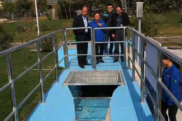 省委政研室副巡视员李高庄到水环境公司大荔城区污水处理厂调研 省委政研室副巡视员李高庄到水环境公司大荔城区污水处理厂调研