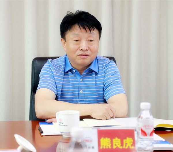 熊良虎拜会中国铁建重庆投资区域总部执行总经理雷位冰 熊良虎拜会中国铁建重庆投资区域总部执行总经理雷位冰