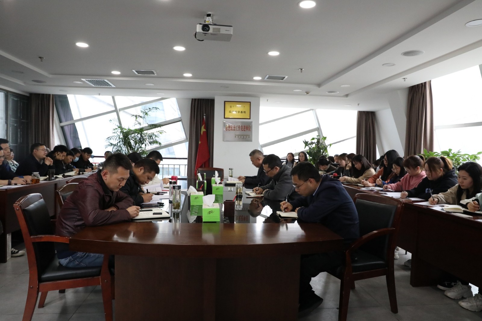 水环境公司举办党史学习教育专题读书班