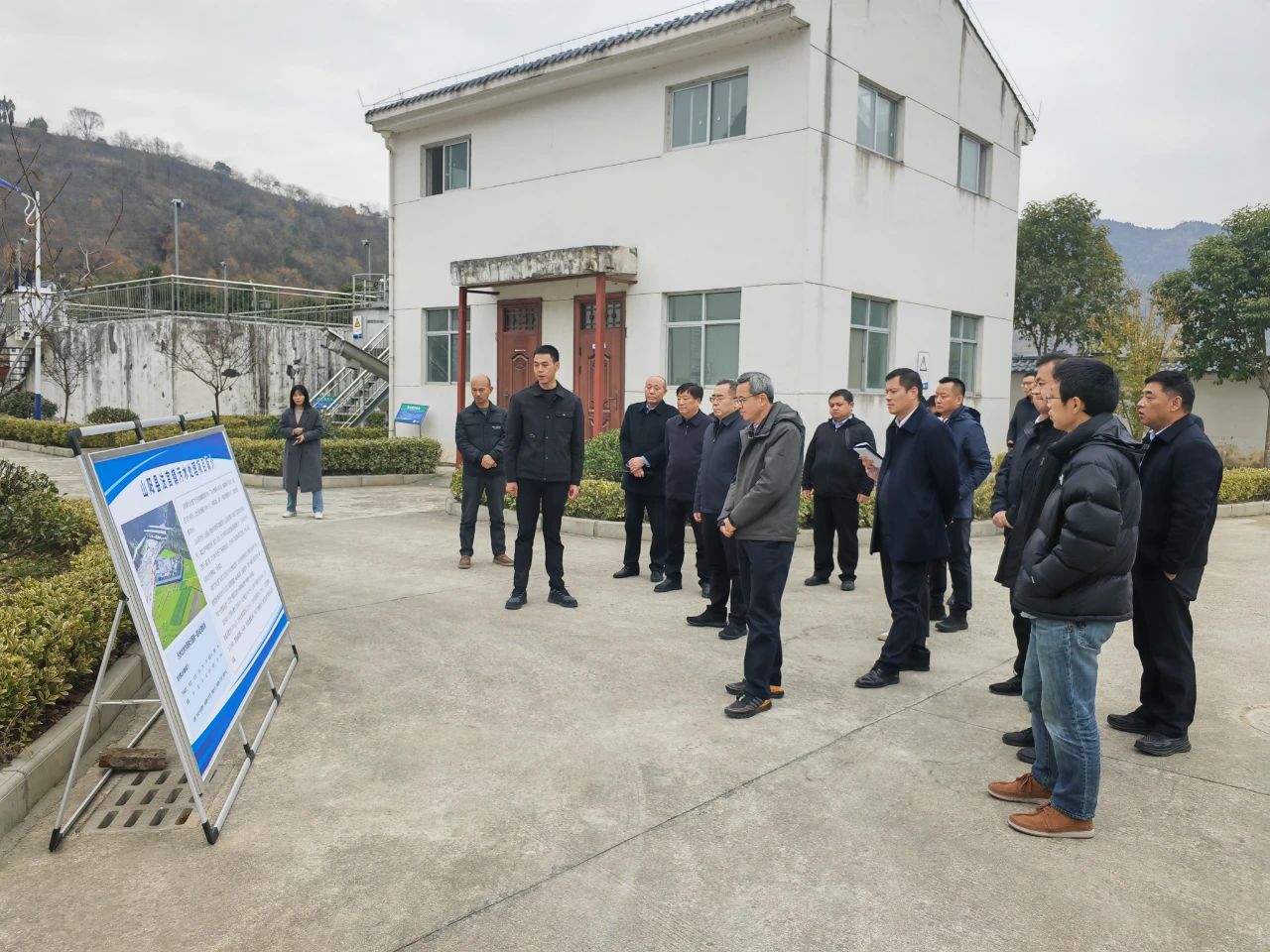 国家发展改革委区域司副司长刘强到水环境公司法官镇污水处理厂调研指导 国家发展改革委区域司副司长刘强到水环境公司法官镇污水处理厂调研指导