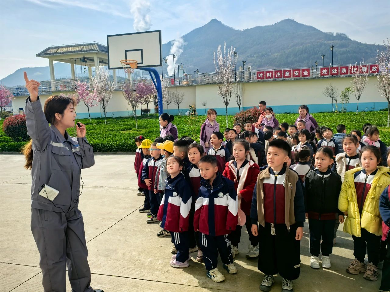 水环境公司五里镇污水处理厂迎来幼儿园师生参观学习 水环境公司五里镇污水处理厂迎来幼儿园师生参观学习