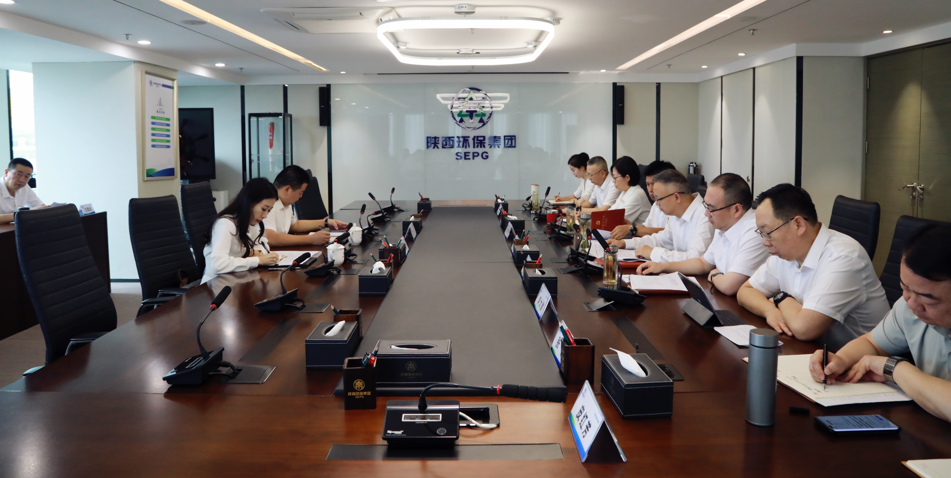云顶4008集团手机登录召开党委理论学习中心组2026年第4次集中学习会议 云顶4008集团手机登录召开党委理论学习中心组2026年第4次集中学习会议